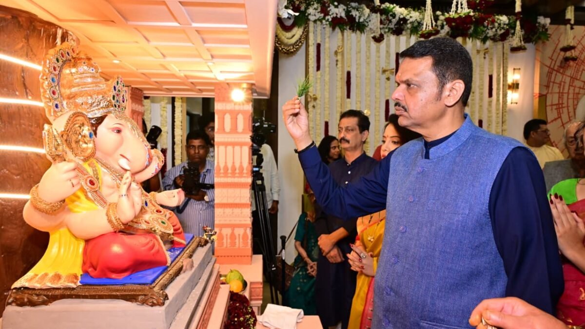 पर्यावरणपूरक आणि पारंपरिक पद्धतींने गणेशोत्सव साजरा करा – मुख्यमंत्री देवेंद्र फडणवीस यांचे आवाहन