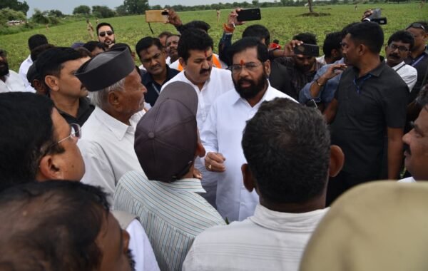 शेतकऱ्‍याला वाऱ्यावर सोडणार नाही; जास्तीत जास्त मदत करणार -उपमुख्यमंत्री एकनाथ शिंदे