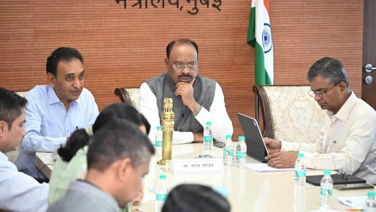 पिण्याचे पाणी, जलसंधारण, कृषी, आणि वीजपुरवठ्याला प्राधान्य द्या- महसूल मंत्री चंद्रशेखर बावनकुळे