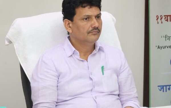 औषध गुणवत्ता तपासणीसाठी उपकरणांचा प्रभावी वापर करा – आरोग्यमंत्री प्रकाश आबिटकर यांचे निर्देश