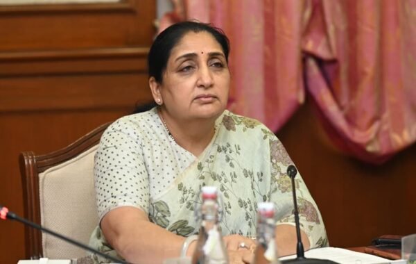 राज्यातील शेतकऱ्यांना  वाऱ्यावर सोडणार नाही – उपमुख्यमंत्री सुनेत्रा अजित पवार