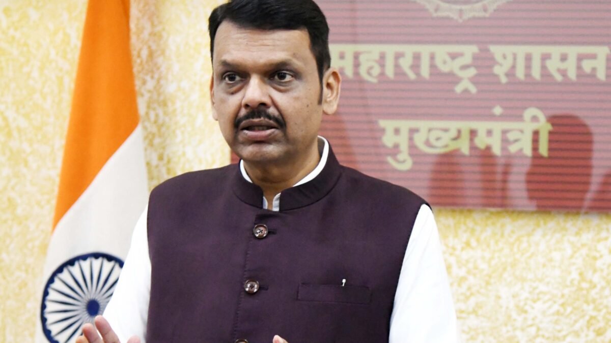 दुष्काळी परिस्थितीचा सामना करताना मदतीपासून कुणीही वंचित राहणार नाही – मुख्यमंत्री देवेंद्र फडणवीस