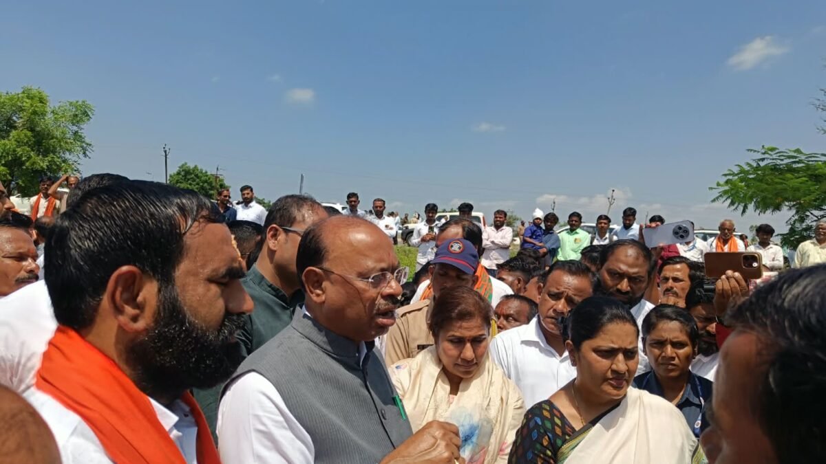 दुष्काळसदृश्य परिस्थितीत शेतकऱ्यांना सर्वोतोपरी सहकार्य केले जाईल – मंत्री चंद्रशेखर बावनकुळे