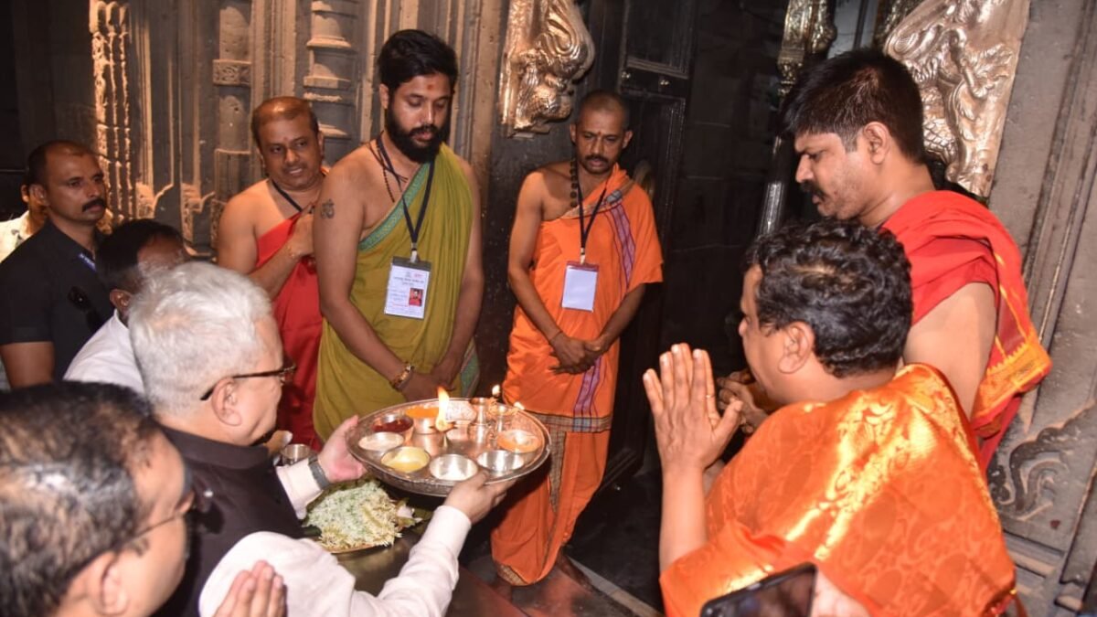 राज्यपाल जिष्णु देव वर्मा यांनी घेतले श्री अंबाबाईचे दर्शन
