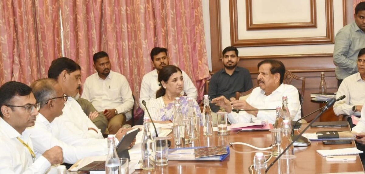 मोरबे धरण प्रकल्पग्रस्तांच्या थेट नियुक्तीसंदर्भातील प्रस्ताव सादर करावा – राज्यमंत्री माधुरी मिसाळ