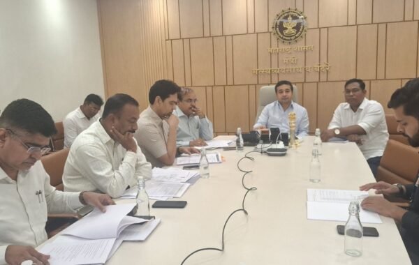 गडचिरोलीतील मत्स्यालयाची उभारणी अत्याधुनिक व आकर्षक पद्धतीने करा – मंत्री नितेश राणे