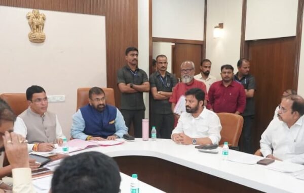 उपसभापती सचिन अहिर यांच्या अध्यक्षतेखाली विविध कामगार संघटनांच्या मागण्यांबाबत बैठक