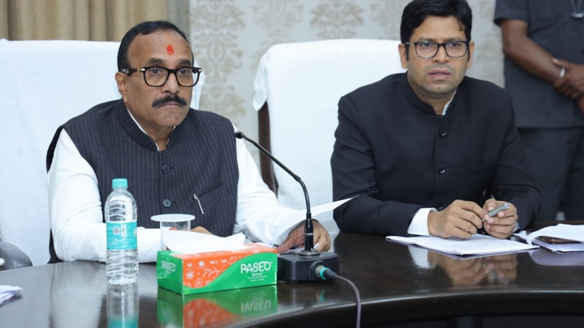 दुष्काळसदृश्य परिस्थितीत शेतकऱ्यांच्या पाठीशी शासन खंबीरपणे उभे – पालकमंत्री अतुल सावे