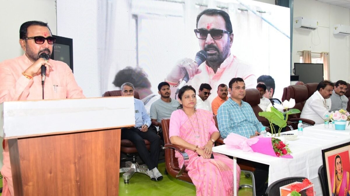 देशात आयुर्वेद गुरुकुलम् महाविद्यालय आणि औषध परीक्षण प्रयोगशाळा सुरू करणाची केंद्रीय आयुष मंत्री प्रतापराव जाधव यांनी केली घोषणा
