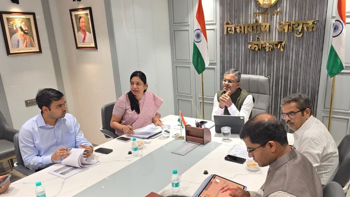 महसूल विभागाच्या कामकाजात तंत्रज्ञानाचा प्रभावी वापर करून नागरिकांच्या अडचणी दूर करा – अपर मुख्य सचिव विकास खारगे