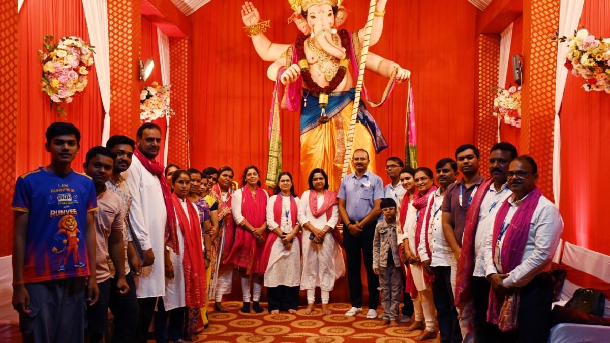 रेवसा गावात ‘लोकसंवाद’; पथनाट्यातून सावकारीविरोधात जनजागृती