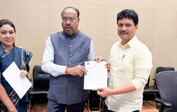 कोल्हापूर येथे महाराष्ट्र महसूल न्यायाधिकरणाचे स्वतंत्र खंडपीठ स्थापन करावे