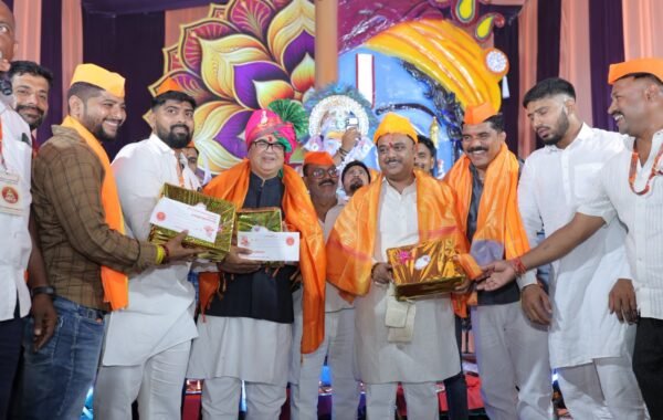 गणेशोत्सवातून समाजप्रबोधनाची परंपरा अधिक बळकट करा – पालकमंत्री जयकुमार रावल