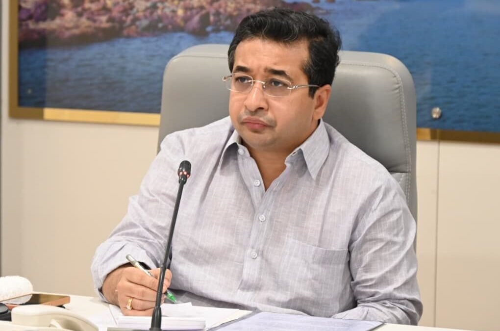 पावसाच्या खंडामुळे भातपिकाच्या नुकसानीचा आढावा; बाधित शेतकऱ्यांना मदतीसाठी प्रशासनाचे नियोजन – मंत्री नितेश राणे