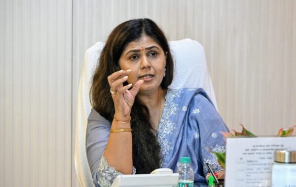 पिण्याचे पाणी, पशुधनासाठी पाणी व चारा नियोजनाला सर्वोच्च प्राधान्य द्या– जालना पालकमंत्री पंकजा मुंडे