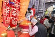 राज्यपालांनी घेतले लालबागच्या राजाचे दर्शन