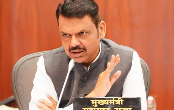 शिक्षण व आरोग्य संस्थांच्या सुधारणांसाठी जिल्हानिहाय कालबद्ध अभियान राबवा – मुख्यमंत्री देवेंद्र फडणवीस