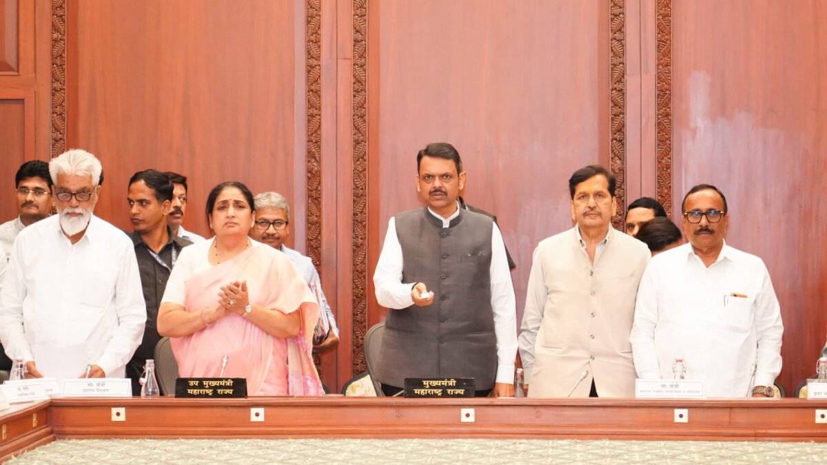 कर्जमुक्तीच्या तिसऱ्या टप्प्यात ३ लाख २७ हजार २५० शेतकऱ्यांना ३ हजार १६० कोटी ४३ लाख रुपयांचा लाभ