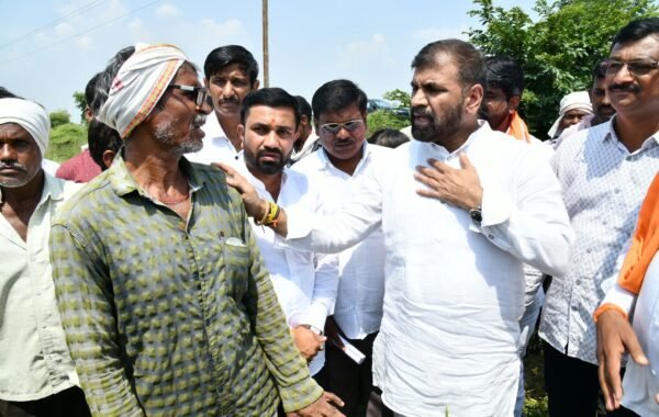नैसर्गिक संकटात शासन शेतकऱ्यांच्या पाठीशी खंबीरपणे उभे – विधान परिषद उपसभापती सचिन अहिर