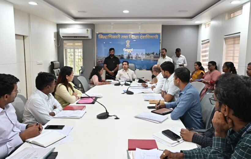 आकस्मिक पाणीपुरवठ्यासाठी तात्पुरत्या उपाययोजनांचे अंदाजपत्रक तयार करण्याचे पालकमंत्री नितेश राणे यांचे निर्देश ,पाणी आरक्षण आढावा बैठकीपूर्वी पूर्व बैठक