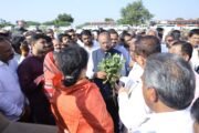दुष्काळग्रस्त शेतकऱ्यांच्या पाठीशी शासन ठाम; मदत मिळवून देण्यासाठी प्रत्येक पंचनामा अचूक करा – महसूल मंत्री